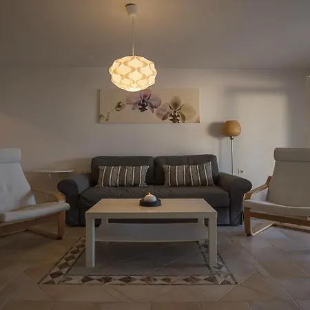 House Victoria بيت للعطل Lovište