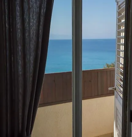 House Victoria بيت للعطل Lovište